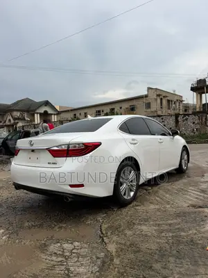 Lexus ES 2014 White
