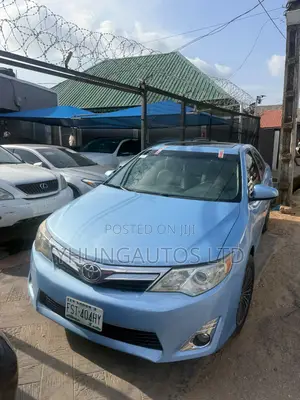 Toyota Camry XLE 4dr Sedan (2.5L 4cyl 6A) 2013 Blue