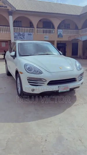 Porsche Cayenne 2015 White