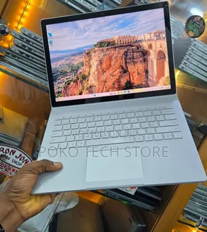 Laptop Microsoft Surface Book 2 8GB Intel Core i5 SSD 256GB