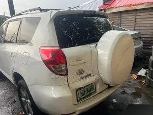 Toyota RAV4 2008 White