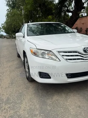 Toyota Camry Hybrid 2011 Silver