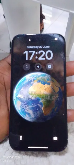 Apple iPhone 16 128 GB Gray