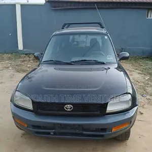 Toyota RAV4 Base FWD 1997 Black