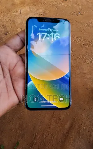 Apple iPhone X 64 GB White