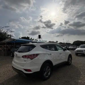 Hyundai Santa Fe 2017 White