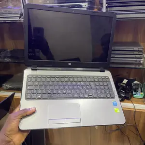 Laptop HP 15-ra003nia 8GB Intel Core i5 SSD 256GB