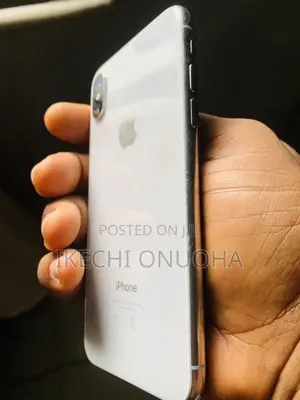 Apple iPhone X 64 GB White
