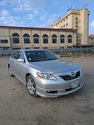 Toyota Camry SE 4dr Sedan (2.5L 4cyl 6AM) 2010 Silver