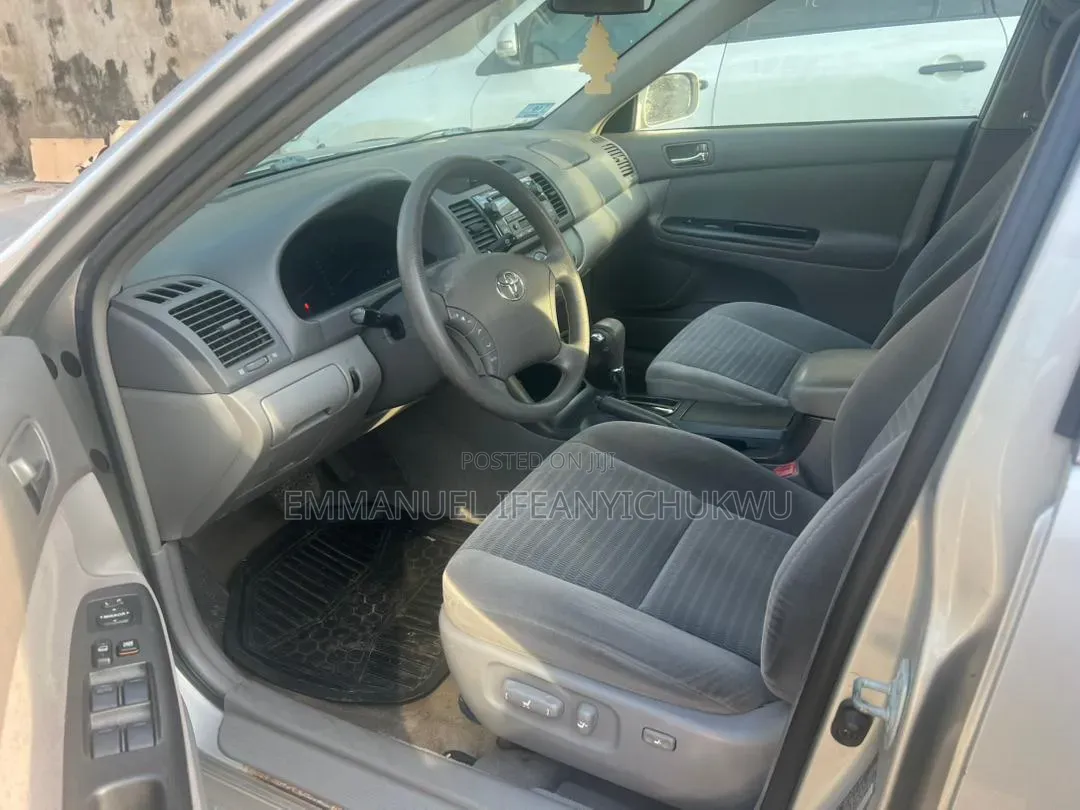 Toyota Camry 2005 Silver