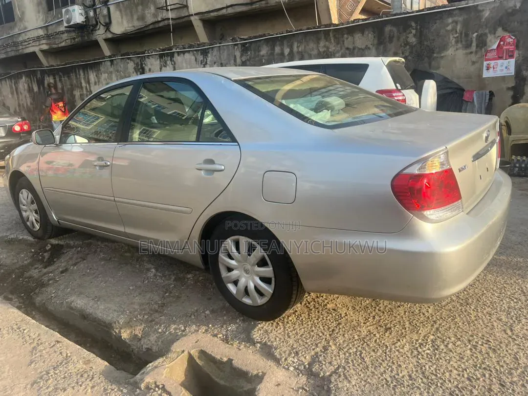 Toyota Camry 2005 Silver