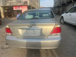 Toyota Camry 2005 Silver