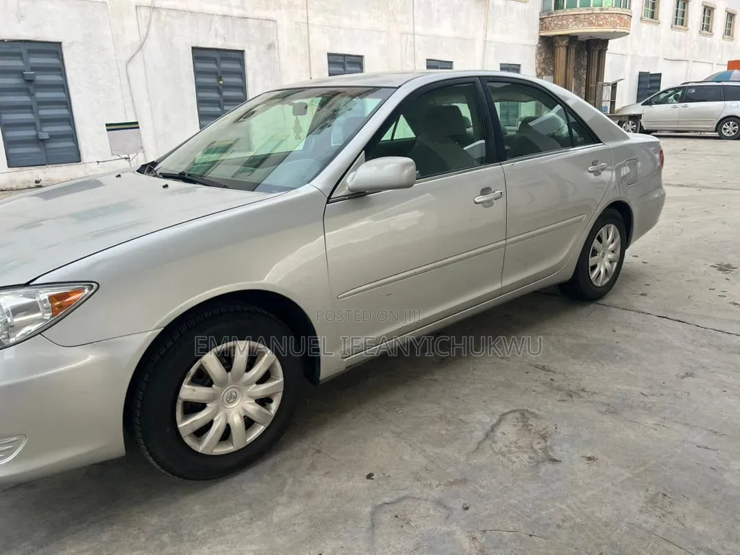 Toyota Camry 2005 Silver