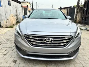 Hyundai Sonata Limited 4dr Sedan (2.4L 4cyl 6A) 2015 Gold