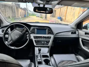 Hyundai Sonata Limited 4dr Sedan (2.4L 4cyl 6A) 2015 Gold