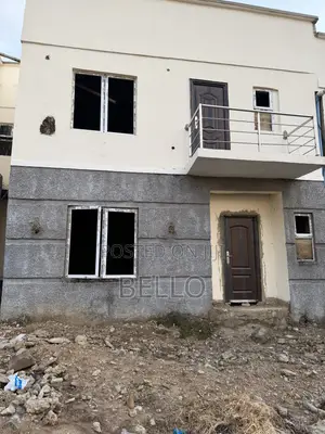 4bdrm Duplex in Brains & Hammers, Life Camp for sale