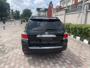 Toyota Highlander Limited 3.5l 4WD 2013 Black