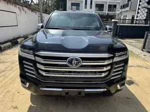 New Toyota Land Cruiser LC300 2024 Black