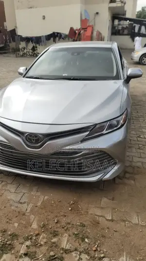 Toyota Camry LE FWD (2.5L 4cyl 8AM) 2018 Silver