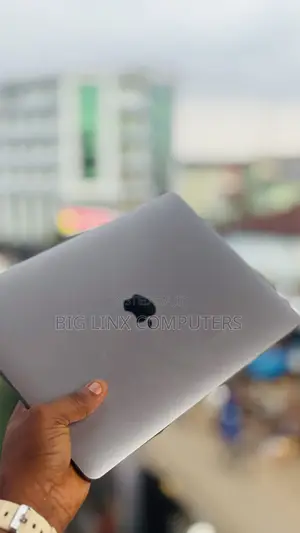 Laptop Apple MacBook Pro 2021 M1 8GB Apple M1 SSD 256GB