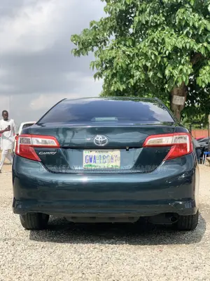 Toyota Camry SE 4dr Sedan (2.5L 4cyl 6A) 2013 Green