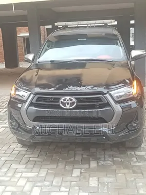 Toyota Hilux 2022 Black