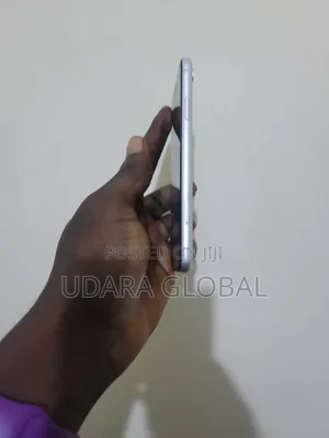 Apple iPhone XR 64 GB White