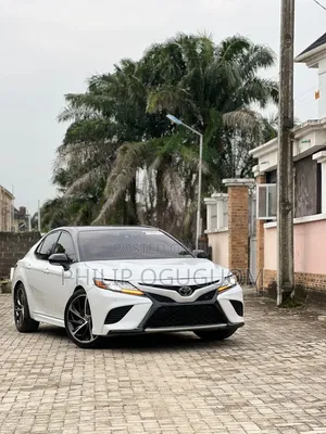 Toyota Camry 2019 White