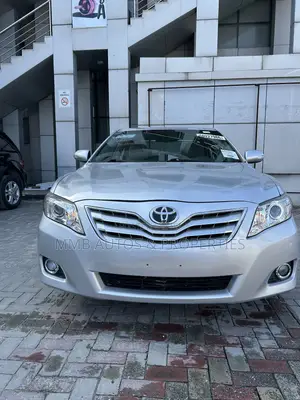 Toyota Camry XLE V6 4dr Sedan (3.5L 6cyl 6AM) 2009 Silver