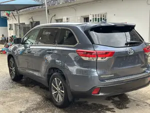 Toyota Highlander 2019 Blue