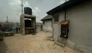 Pay And Packing Property For Sale