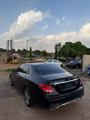 Mercedes-Benz E300 2018 Black