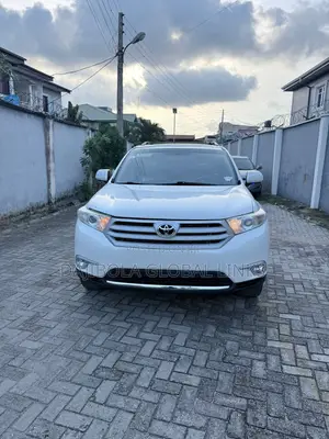 Toyota Highlander Limited 2011 White