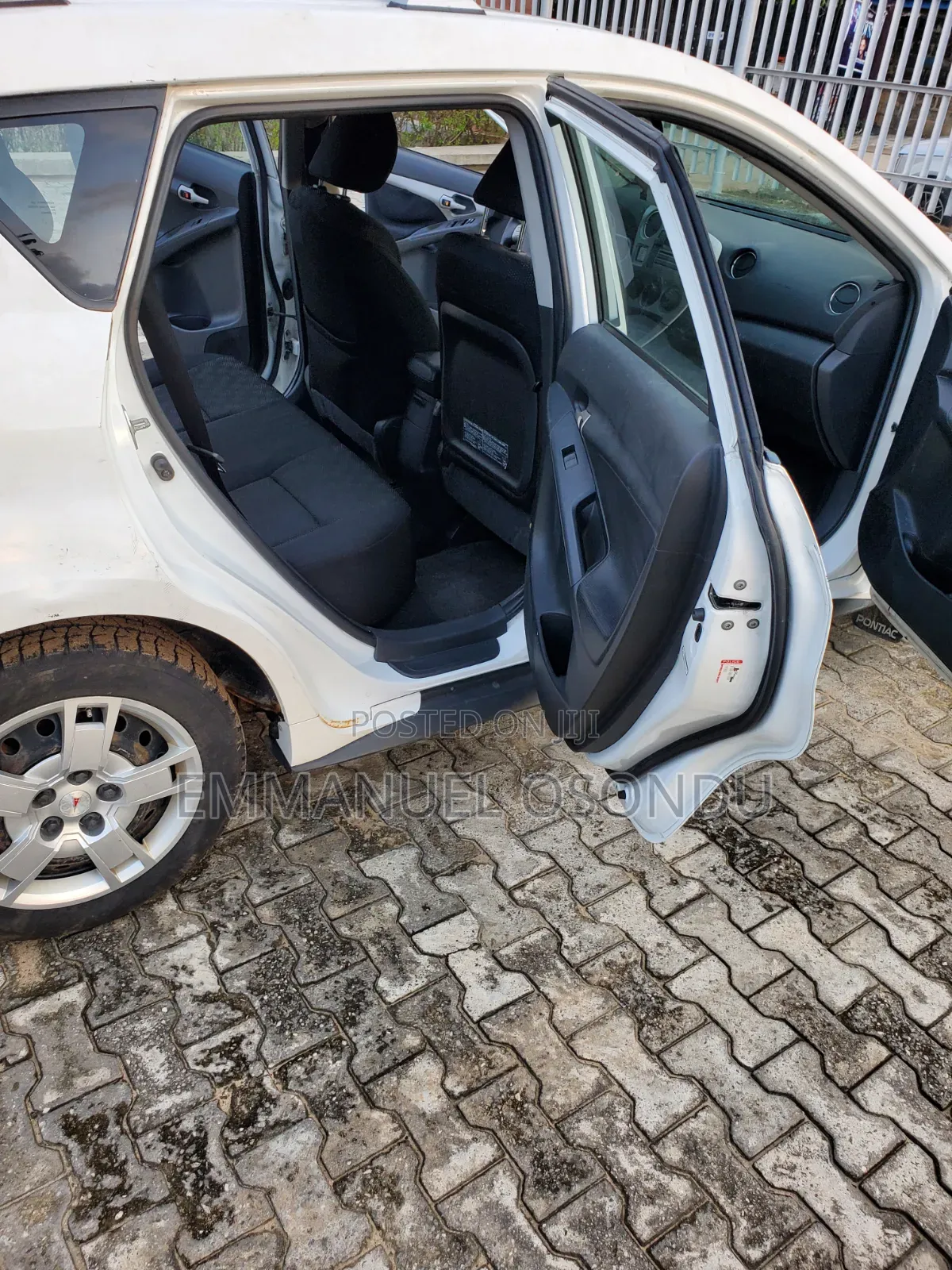 Pontiac Vibe 2008 White
