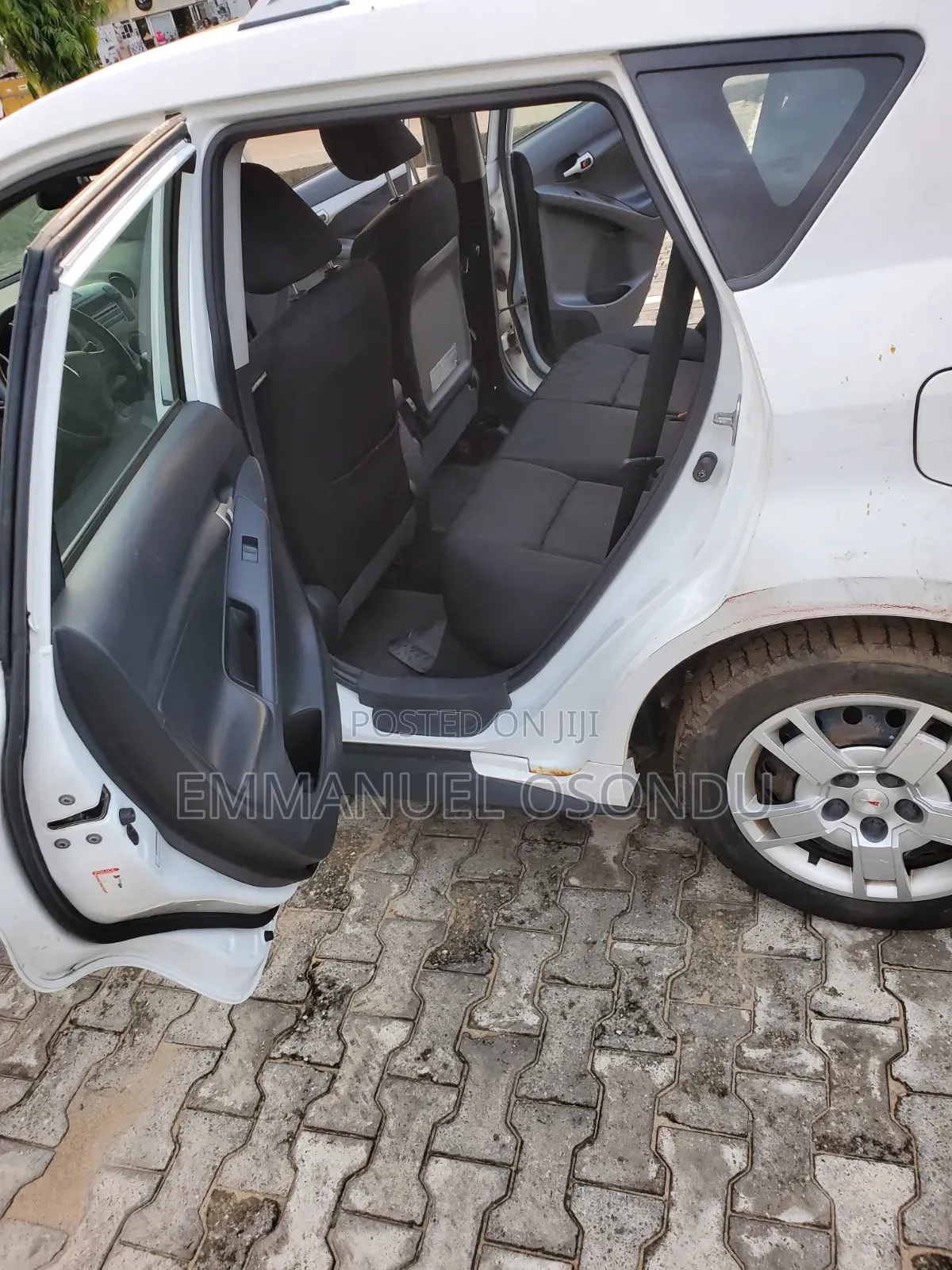 Pontiac Vibe 2008 White