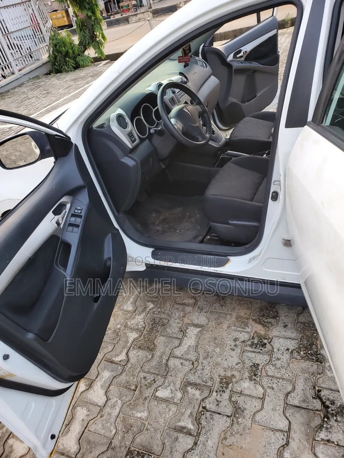 Pontiac Vibe 2008 White