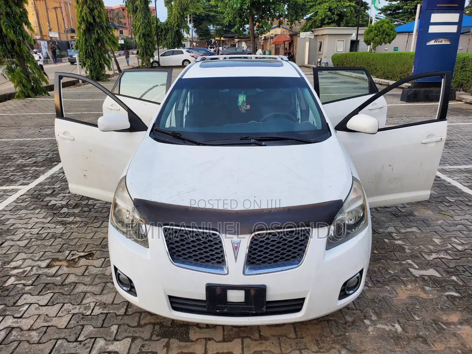 Pontiac Vibe 2008 White