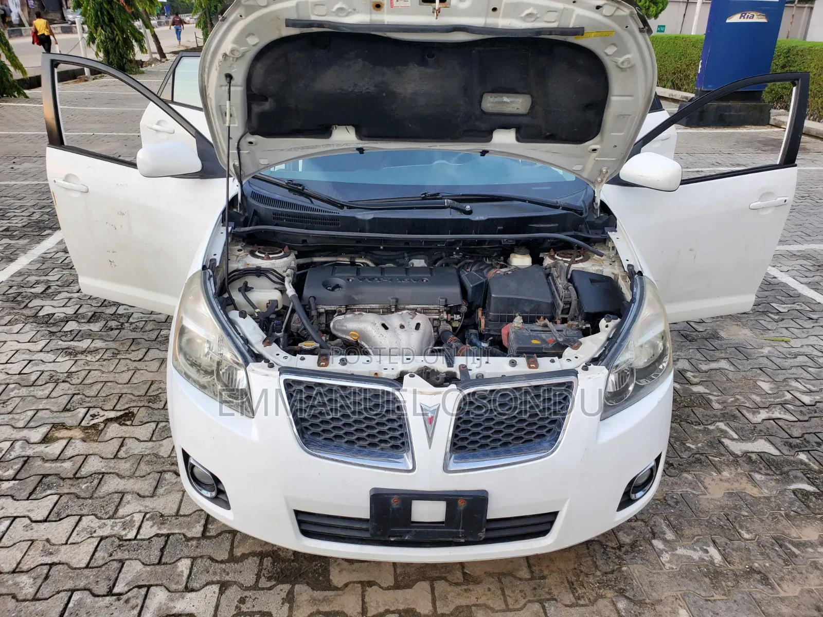 Pontiac Vibe 2008 White