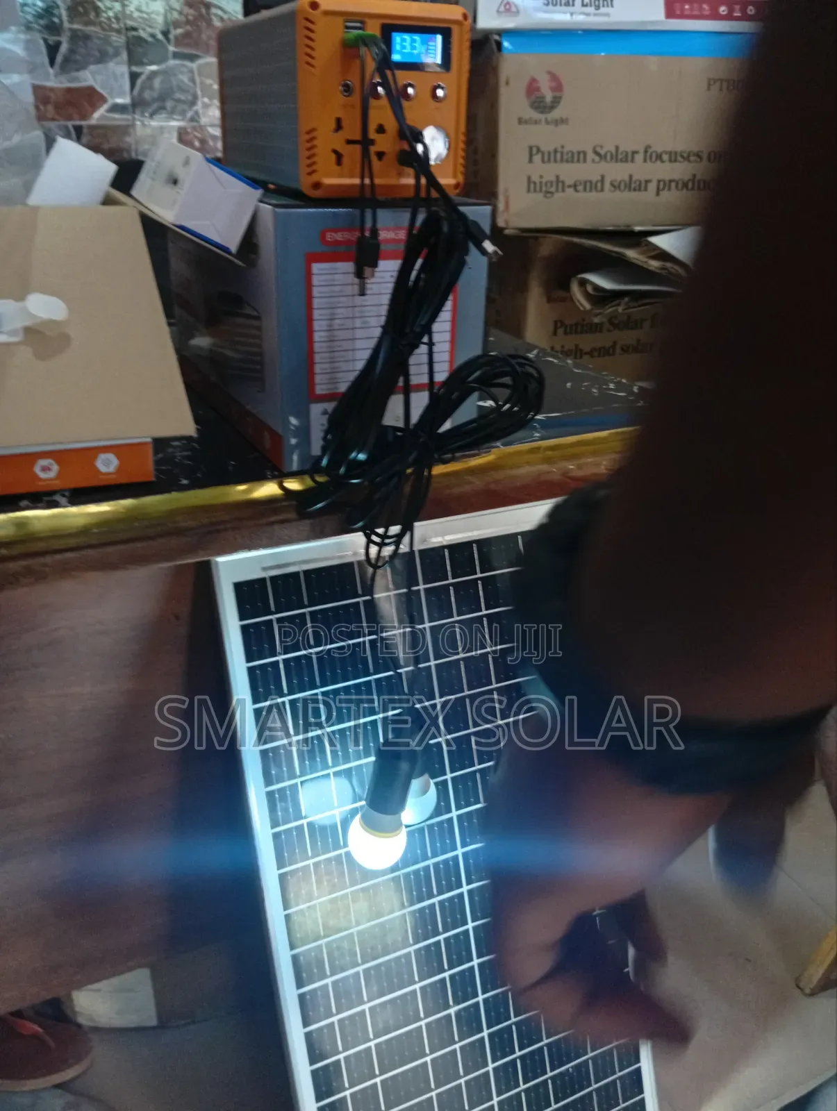 300w Solar Generator With 70w Panel