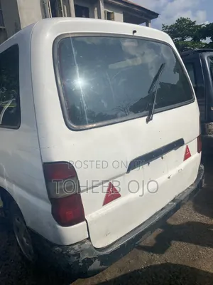 Toyota HiAce 1980 White