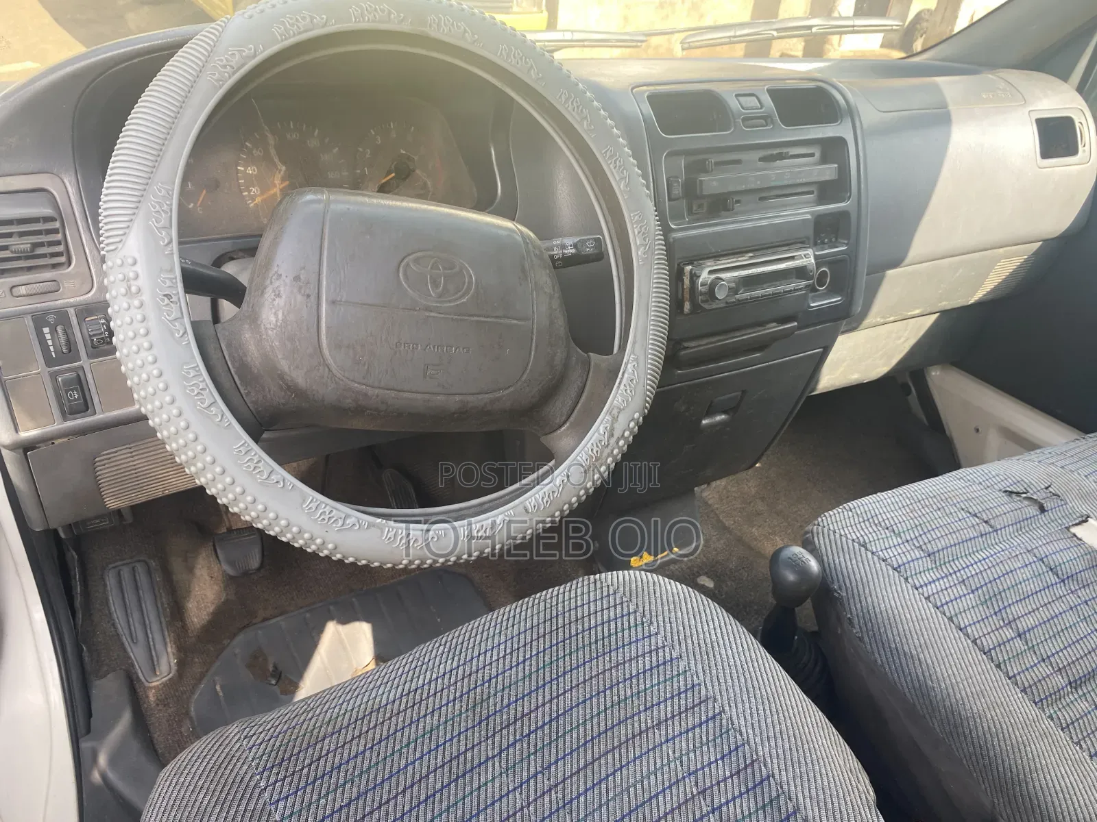 Toyota HiAce 1980 White