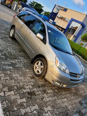 Toyota Sienna 2005 Silver