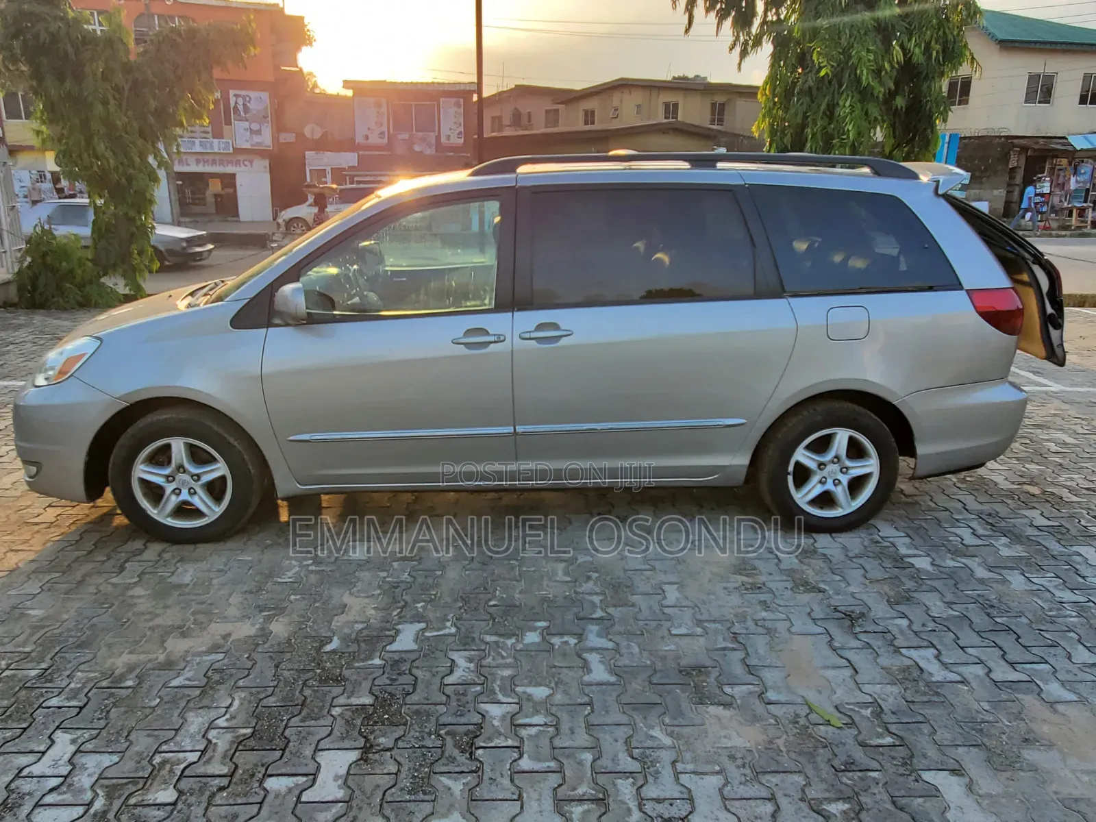 Toyota Sienna 2005 Silver