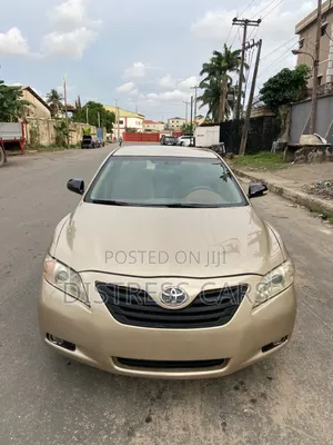Toyota Camry 2009 Gold