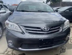 Toyota Corolla LE Special Edition 4dr Sedan (1.8L 4cyl 4A) 2013 Gray