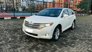 Toyota Venza XLE 2010 White