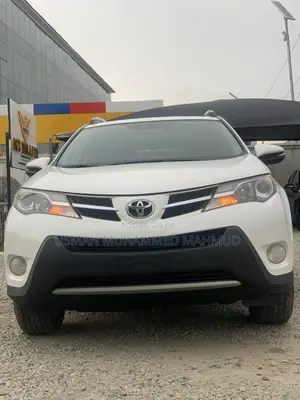 Toyota RAV4 LE 4dr SUV AWD (2.5L 4cyl 6A) 2015 White