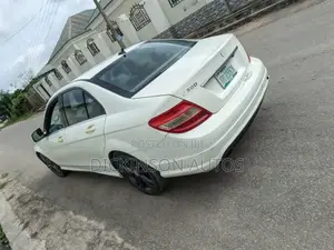 Mercedes-Benz C300 2009 White
