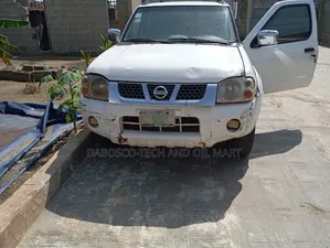 Nissan NP300 2014 White
