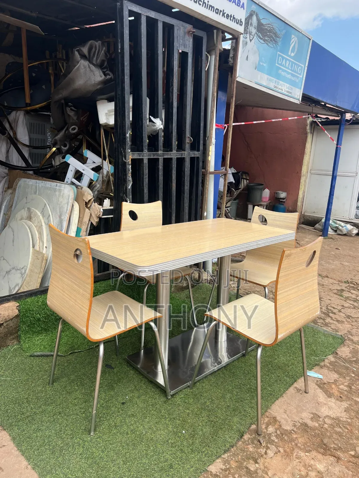 4 Seater Foreign Dinning Table